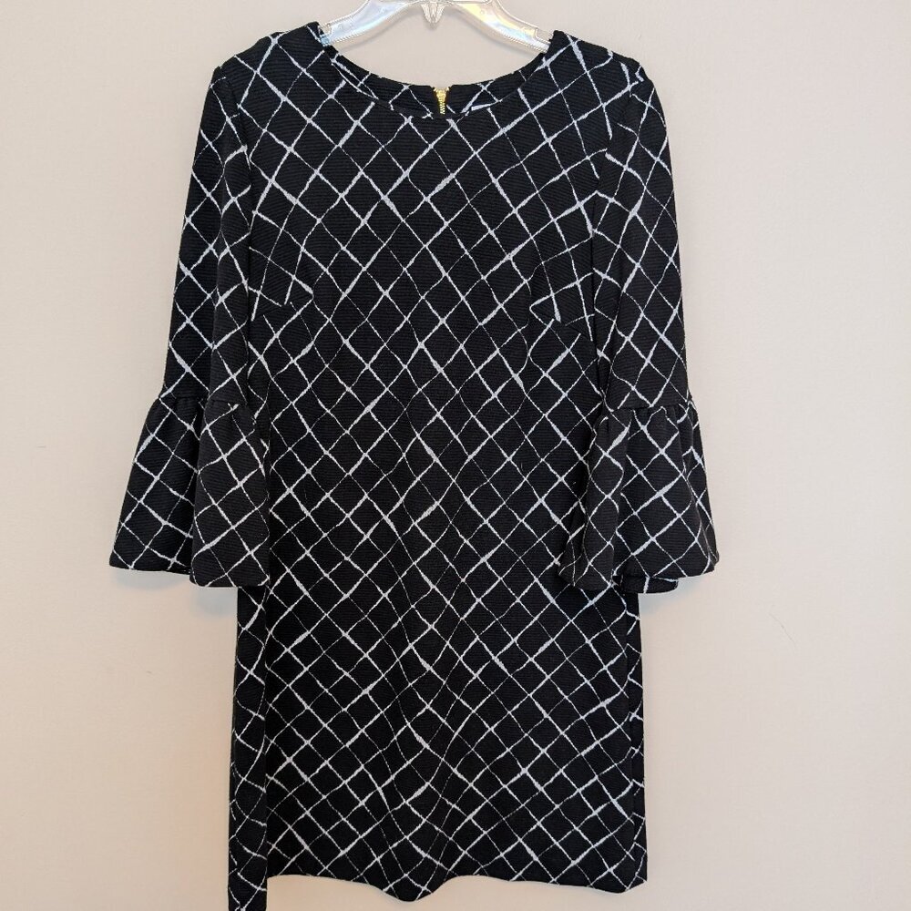 Calvin Klein mini shift dress 10 bell sleeves lattice pattern EUC black white